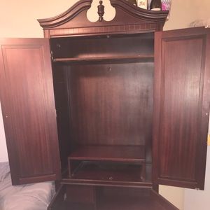 Lightweight armoire